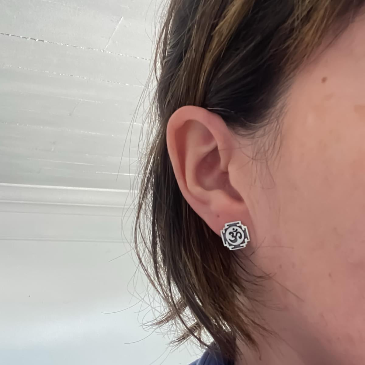 Aros Om