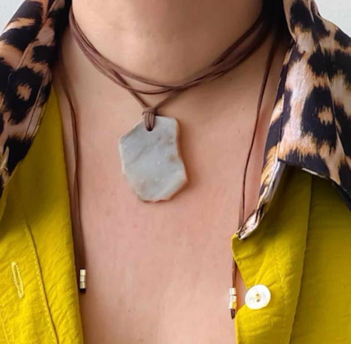 Collar piedra horizonte
