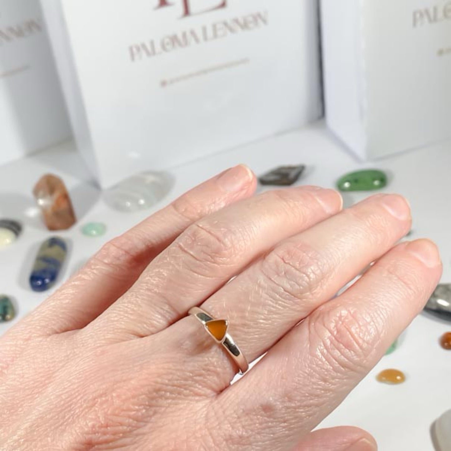 Anillo pirámide cornalina