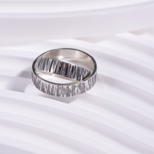 Anillo Cincelado Lineal