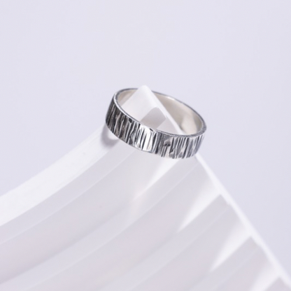 Anillo Cincelado Lineal
