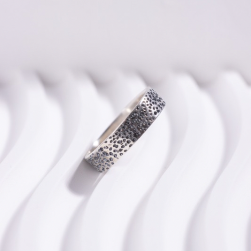 Anillo Textura Punteada